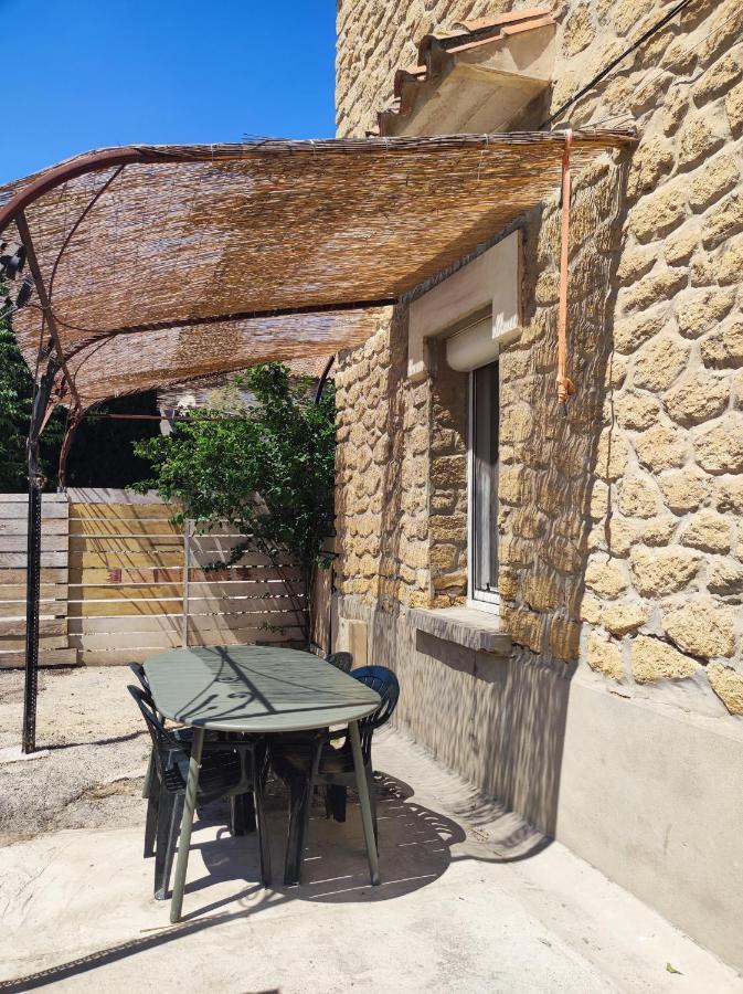 Appartement Dans Partie De Mas En Camargue Arles Luaran gambar