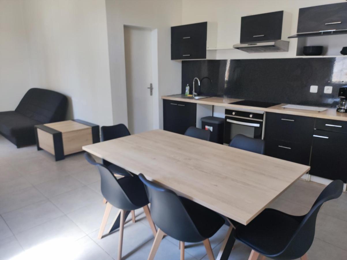 Appartement Dans Partie De Mas En Camargue Arles Luaran gambar